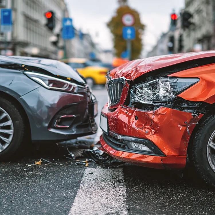 KFZ-Gutachter Magdeburg nach einem Verkehrsunfall auf einer Kreuzung